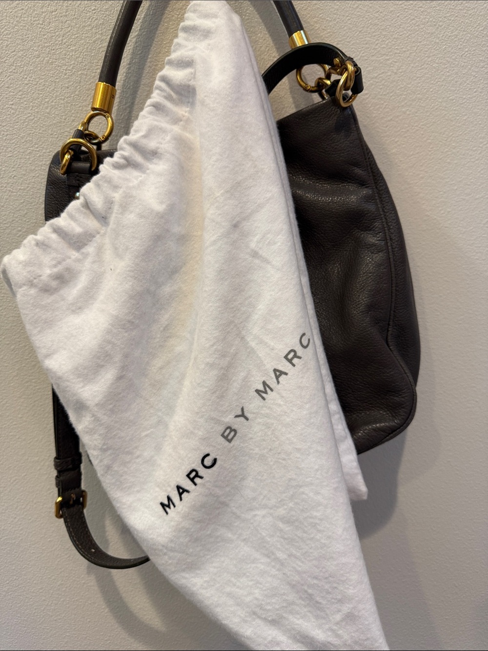 Marc by Marc Jacobs New Q Hillier Hobo with Crossbody Strap - Picture 8 of 8